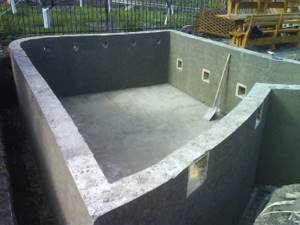 Монолитный бассейн из бетона